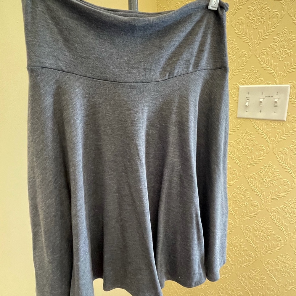 Christopher and Banks PL Grey Knit Knee Lgth Skirt
